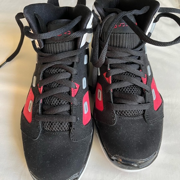 4 pairs of Air Jordans - Picture 4 of 12